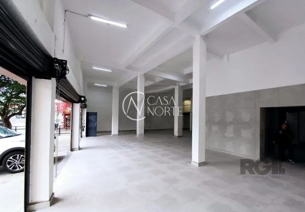 Loja à venda , 530m², Avenida Assis Brasil no bairro Passo da Areia em Porto Alegre