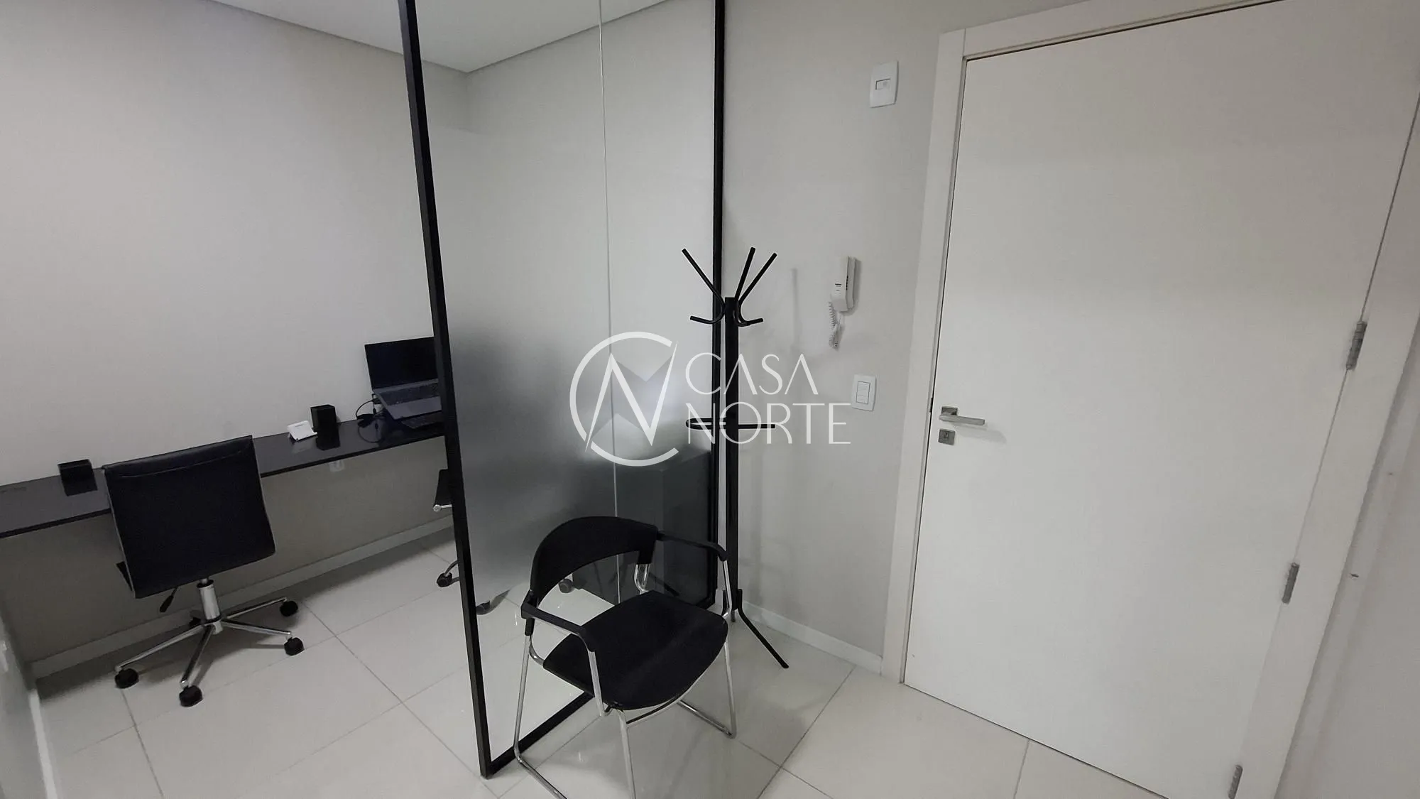 Sala Comercial à venda com 1 quarto, 40m², 1 vaga, Avenida Ipiranga no bairro Praia de Belas em Porto Alegre