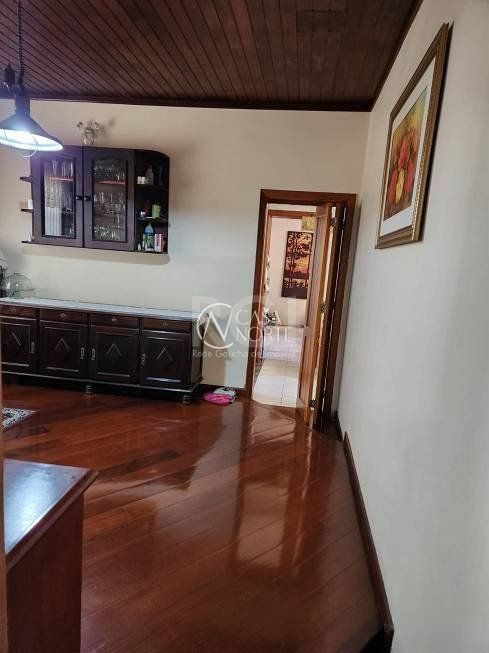 Casa à venda com 3 quartos, 150m², 2 suítes, 3 vagas, Rua Nunes Machado no bairro Azenha em Porto Alegre