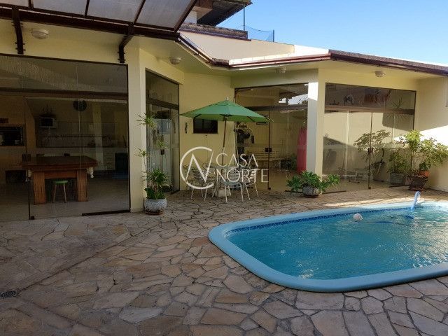 Casa à venda com 3 quartos, 372m², 1 suíte, 5 vagas, Avenida Martins Bastos no bairro Sarandi em Porto Alegre