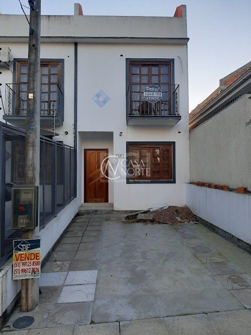 Sobrado à venda com 2 quartos, 100m², 2 suítes, 1 vaga, Rua Antônio Carlos Ribeiro no bairro Guarujá em Porto Alegre