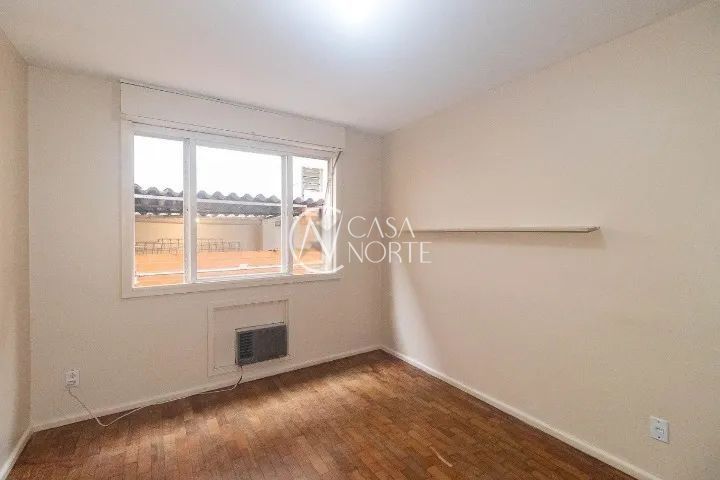 Apartamento à venda com 2 quartos, 54m², Avenida Cristóvão Colombo no bairro Independência em Porto Alegre