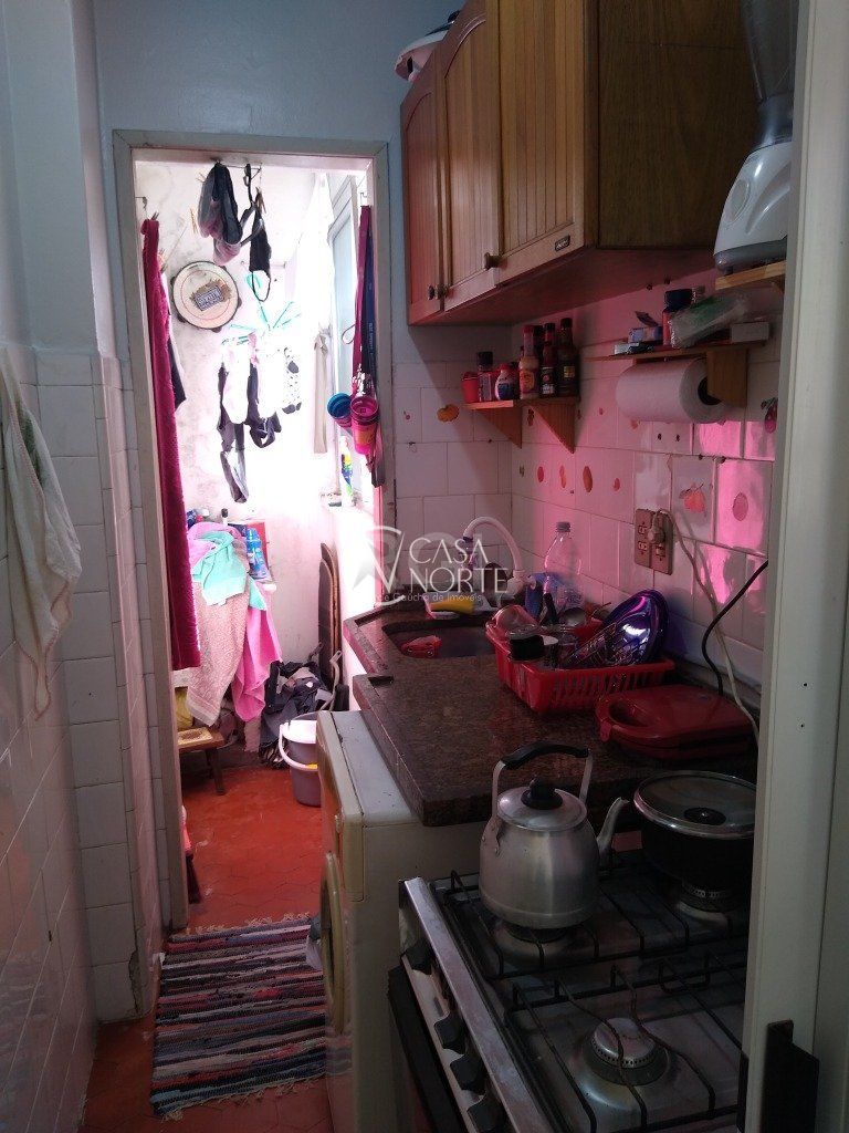 Apartamento à venda com 1 quarto, 27m², Avenida Cristovao Colombo no bairro Floresta em Porto Alegre