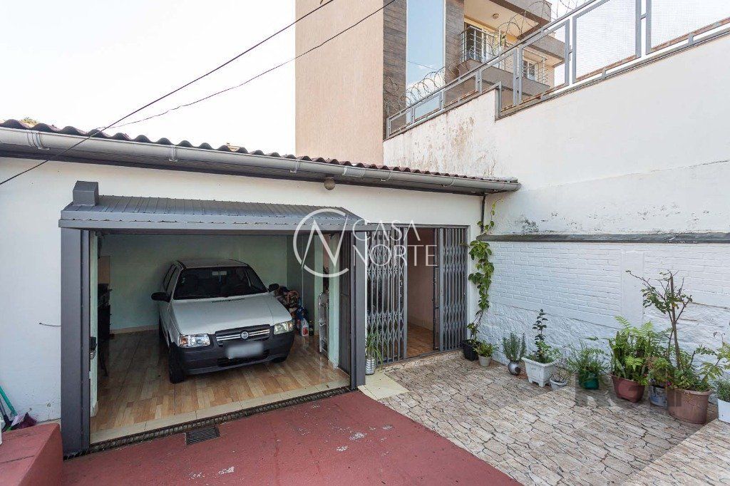 Casa à venda com 3 quartos, 125m², 1 suíte, 2 vagas, Rua São Simão no bairro Jardim do Salso em Porto Alegre