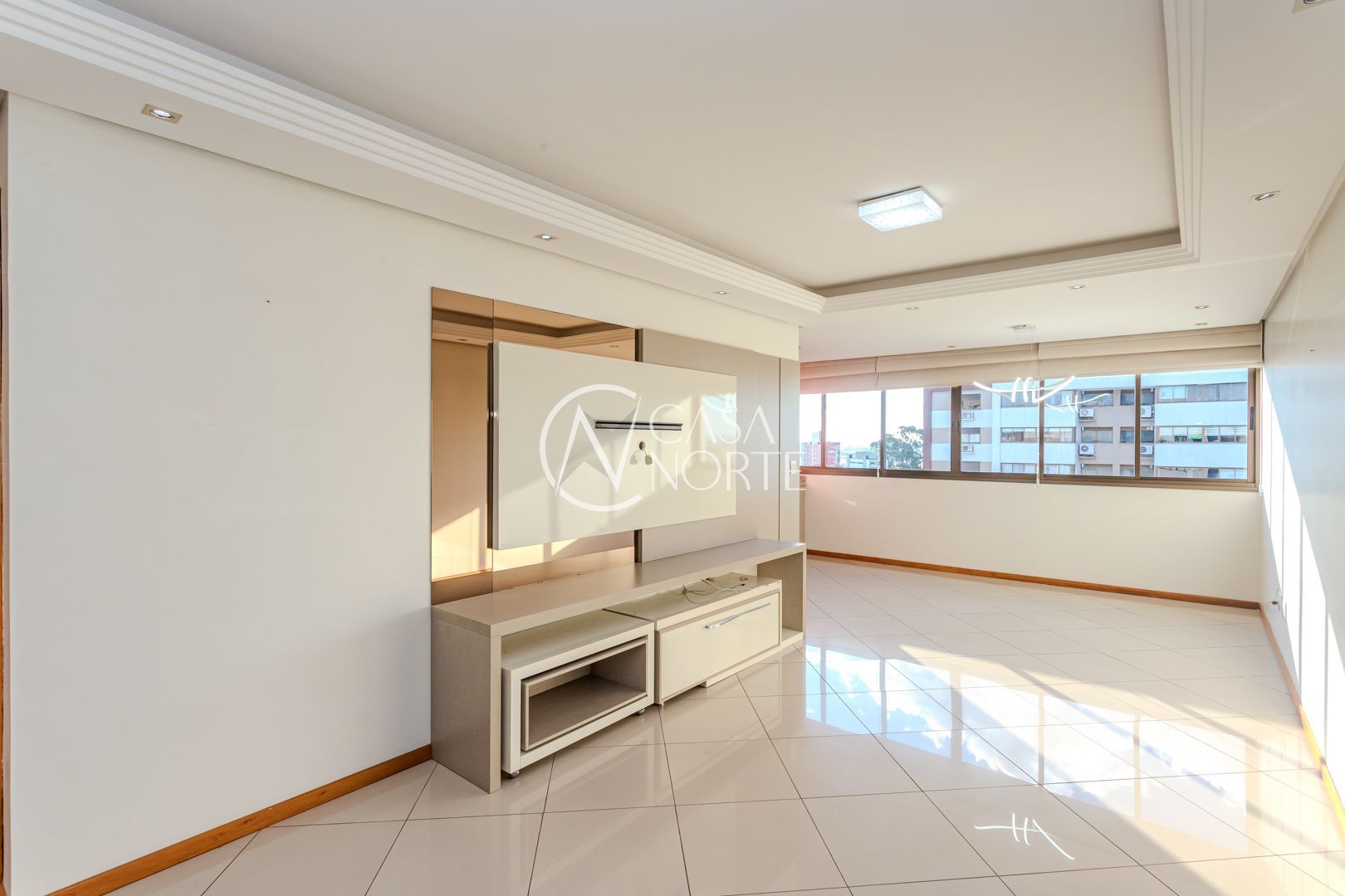 Apartamento à venda com 3 quartos, 94m², 1 suíte, 2 vagas, Rua Fernando Abbott no bairro Cristo Redentor em Porto Alegre