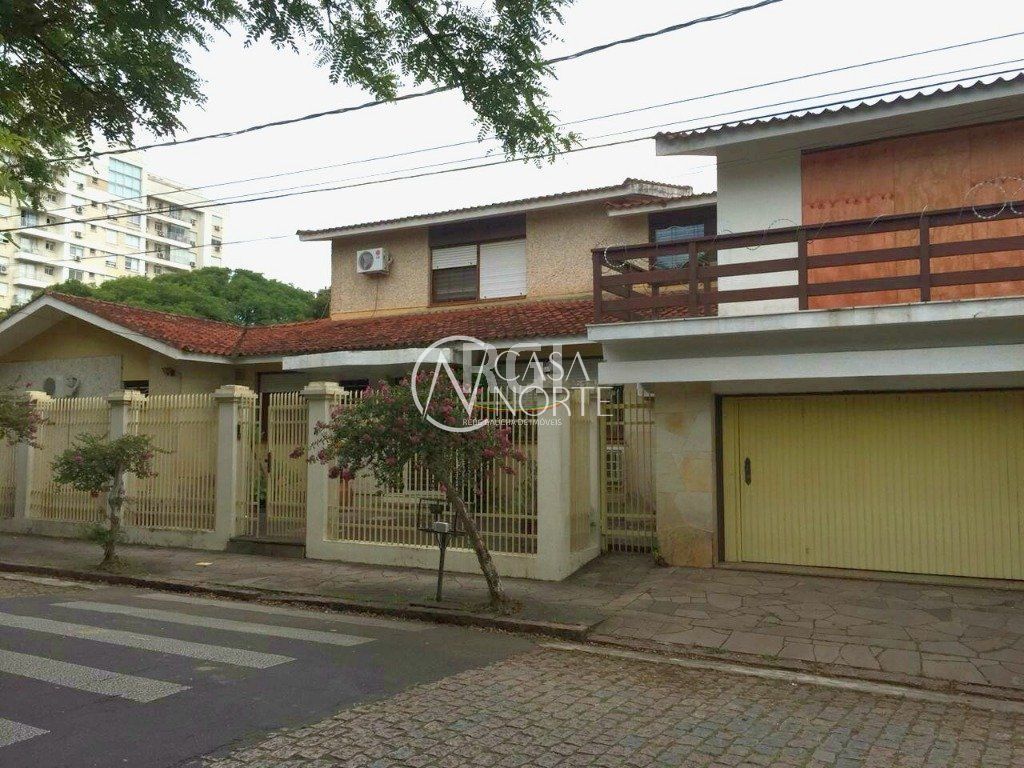 Casa à venda com 4 quartos, 340m², 2 suítes, 3 vagas, Rua Trujilo no bairro Jardim Lindóia em Porto Alegre