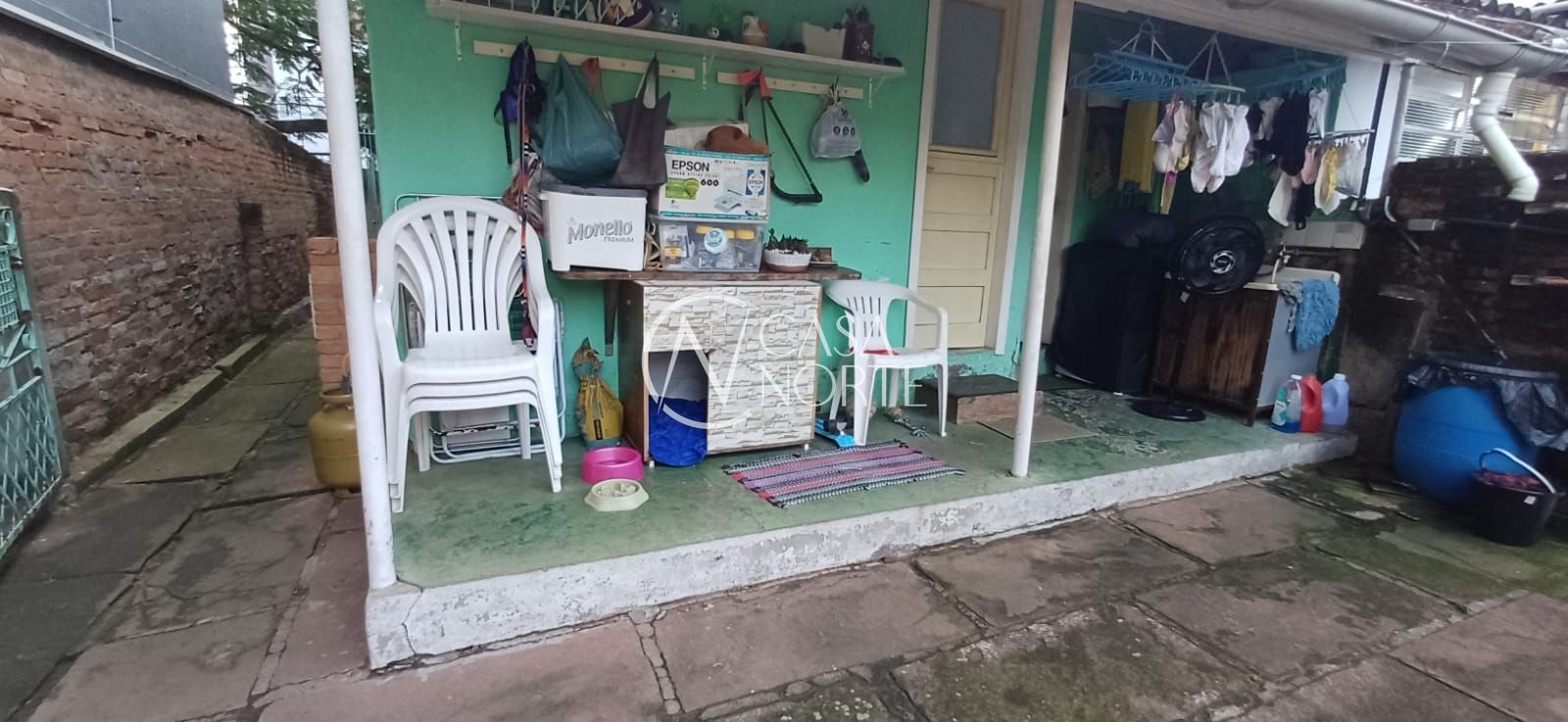 Casa à venda com 2 quartos, 60m², Rua Chile no bairro Jardim Botânico em Porto Alegre