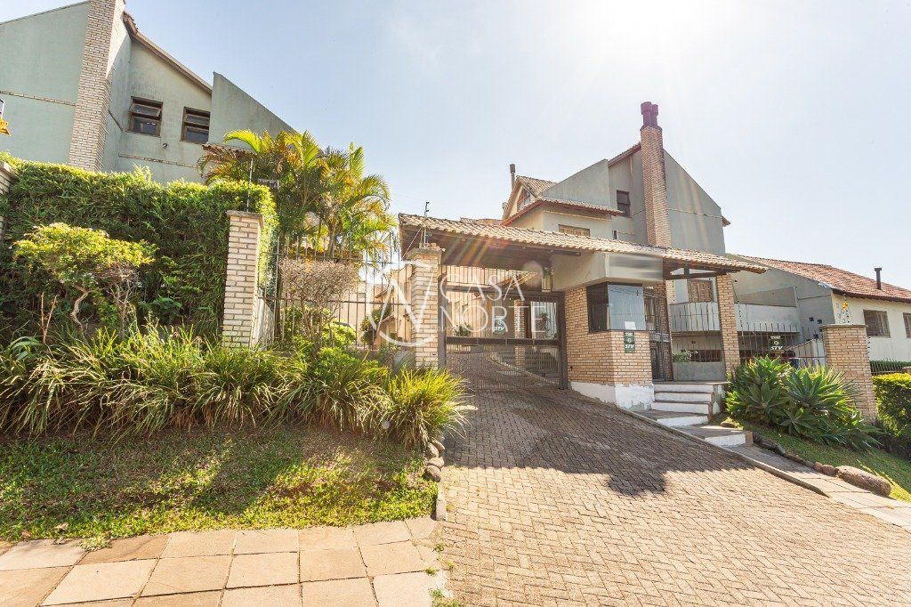 Casa de Condomínio à venda com 3 quartos, 212m², 1 suíte, 2 vagas, Avenida Jacui no bairro Cristal em Porto Alegre