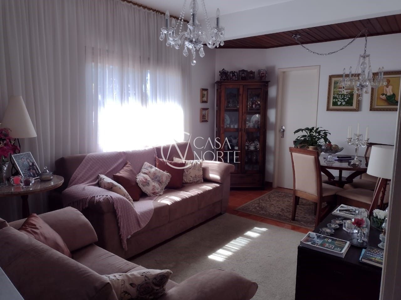 Casa à venda com 4 quartos, 240m², 1 suíte, 2 vagas, Rua Batista Xavier no bairro Partenon em Porto Alegre