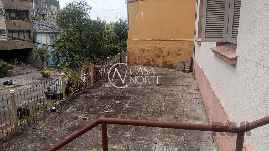 Casa à venda com 4 quartos, 146m², Rua Faria Santos no bairro Petrópolis em Porto Alegre