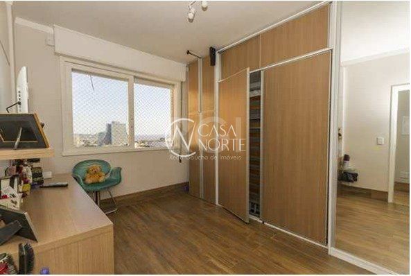Apartamento à venda com 3 quartos, 202m², 1 suíte, 1 vaga, Rua Duque de Caxias no bairro Centro Histórico em Porto Alegre