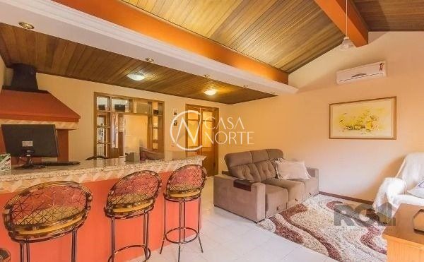 Casa de Condomínio à venda com 3 quartos, 130m², 1 suíte, 2 vagas, Rua Manoel Lopes Meirelles no bairro Jardim Sabará em Porto Alegre