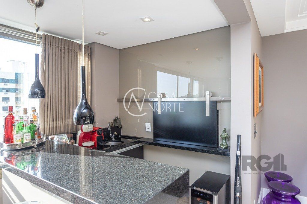 Apartamento à venda com 3 quartos, 120m², 1 suíte, 3 vagas, Avenida Getúlio Vargas no bairro Menino Deus em Porto Alegre