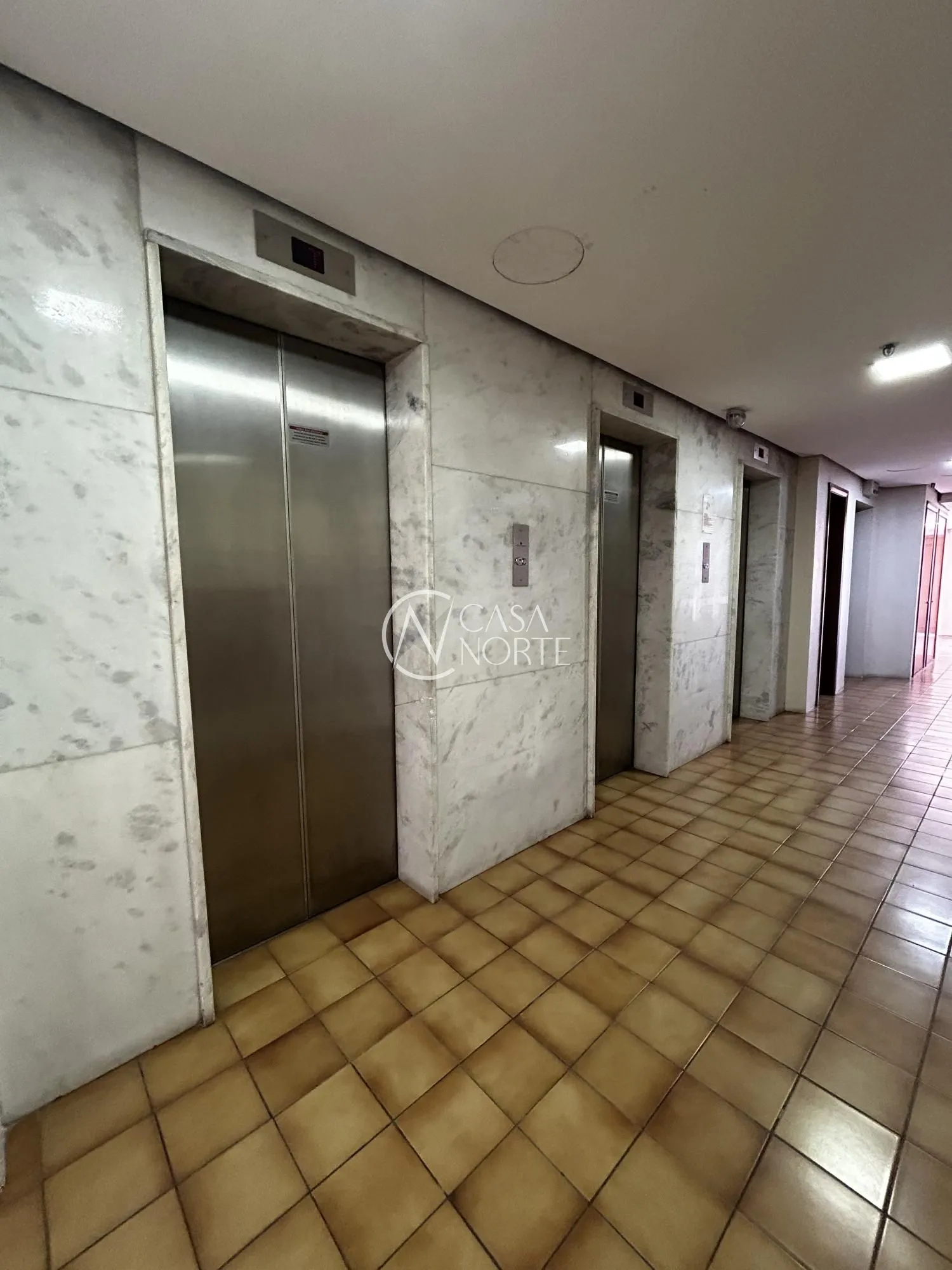 Sala Comercial à venda com 1 quarto, 124m², Rua Chaves Barcelos no bairro Centro Histórico em Porto Alegre