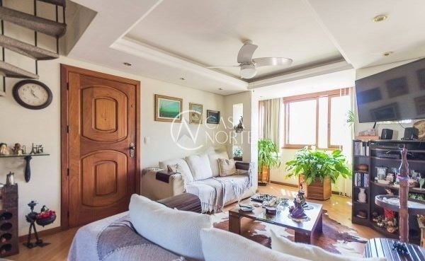 Cobertura à venda com 3 quartos, 170m², 1 suíte, 1 vaga, Rua Miguel Couto no bairro Menino Deus em Porto Alegre