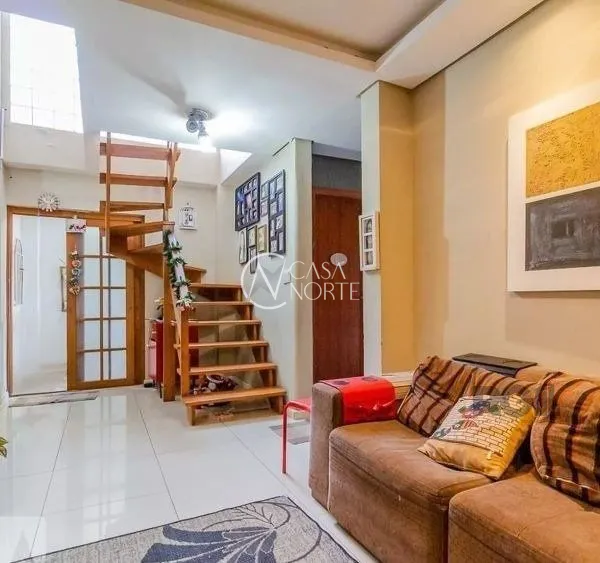 Casa à venda com 4 quartos, 296m², 3 suítes, 3 vagas, Rua Dona Firmina no bairro Partenon em Porto Alegre