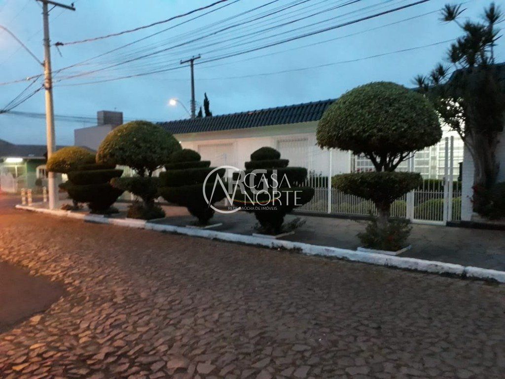 Casa à venda com 3 quartos, 197m², 4 vagas, Rua Itauna no bairro Sarandi em Porto Alegre