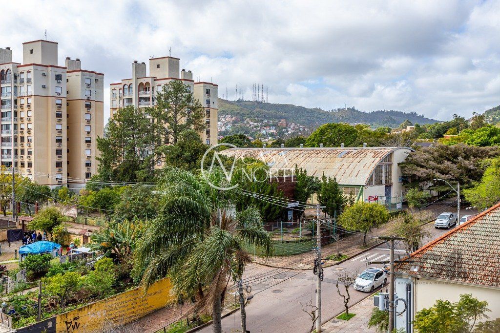 Apartamento à venda com 2 quartos, 52m², 1 suíte, 1 vaga, Avenida Arnaldo Bohrer no bairro Teresópolis em Porto Alegre