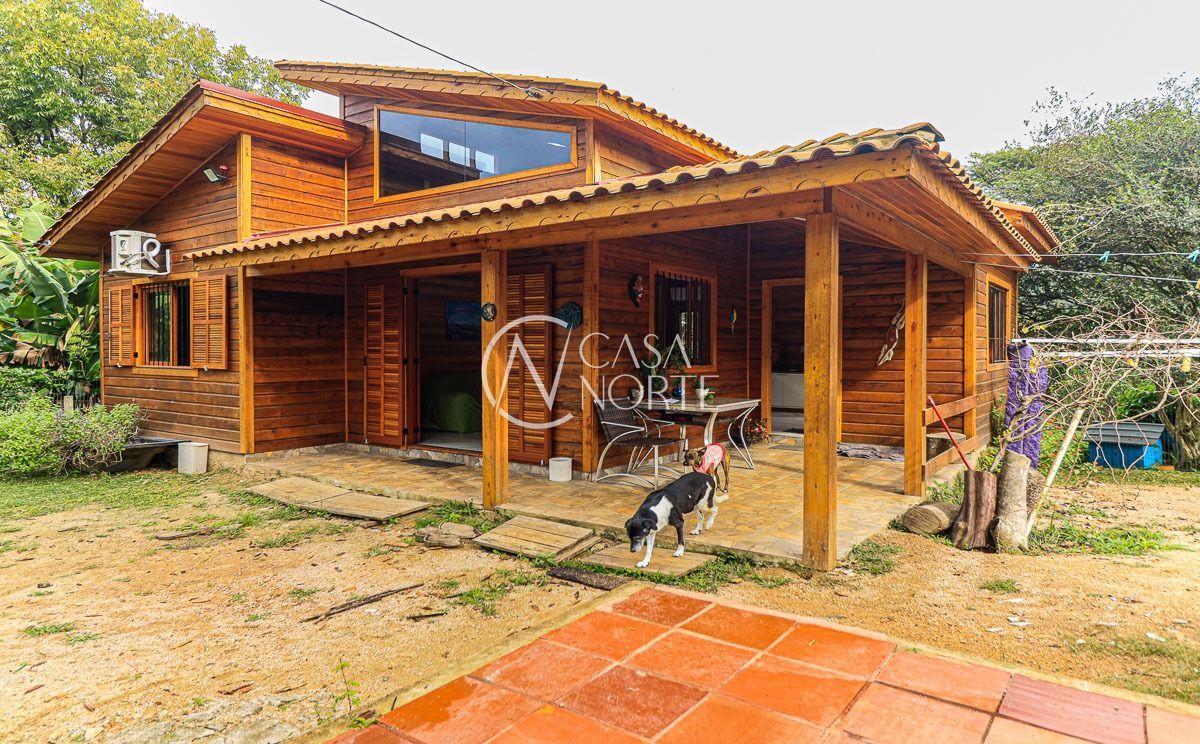 Casa à venda com 1 quarto, 76m², 2 vagas, Estrada Marechal Marciano Ávila no bairro Belém Novo em Porto Alegre