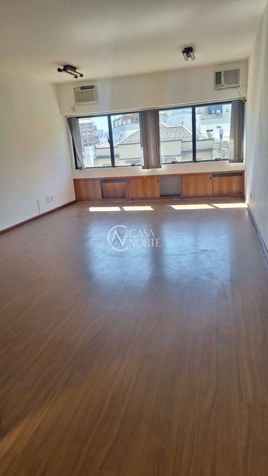 Sala Comercial à venda com 1 quarto, 41m², Avenida Iguassu no bairro Petrópolis em Porto Alegre