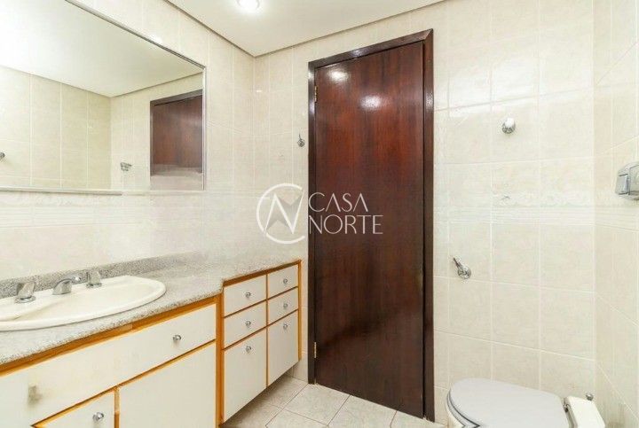 Apartamento à venda com 3 quartos, 2 suítes, 1 vaga, Avenida Iguassu no bairro Petrópolis em Porto Alegre