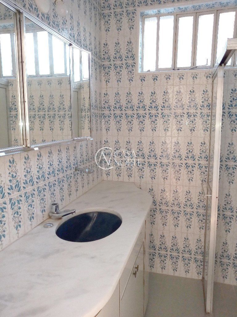 Casa à venda com 4 quartos, 170m², 1 suíte, 2 vagas, Rua Dona Paulina no bairro Tristeza em Porto Alegre