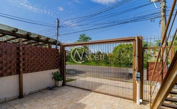 Casa à venda com 3 quartos, 117m², 1 suíte, 2 vagas, Rua Vacaria no bairro Hípica em Porto Alegre