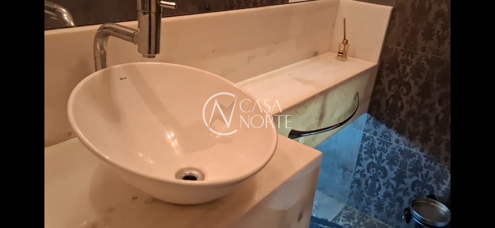 Apartamento à venda com 3 quartos, 132m², 1 suíte, 1 vaga, Rua Duque de Caxias no bairro Centro Histórico em Porto Alegre