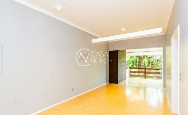 Apartamento à venda com 2 quartos, 93m², 1 suíte, 1 vaga, Rua Itapeva no bairro Passo da Areia em Porto Alegre