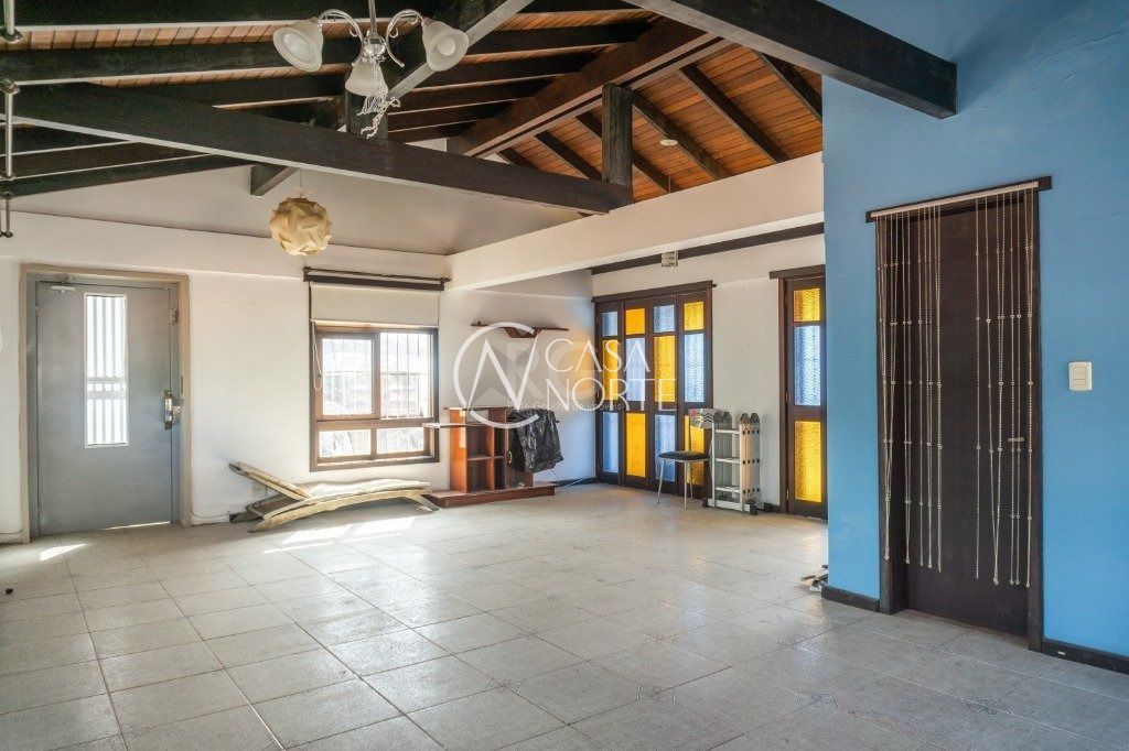 Casa à venda com 5 quartos, 344m², 1 suíte, 3 vagas, Rua General Francisco de Paula Cidade no bairro Chácara das Pedras em Porto Alegre