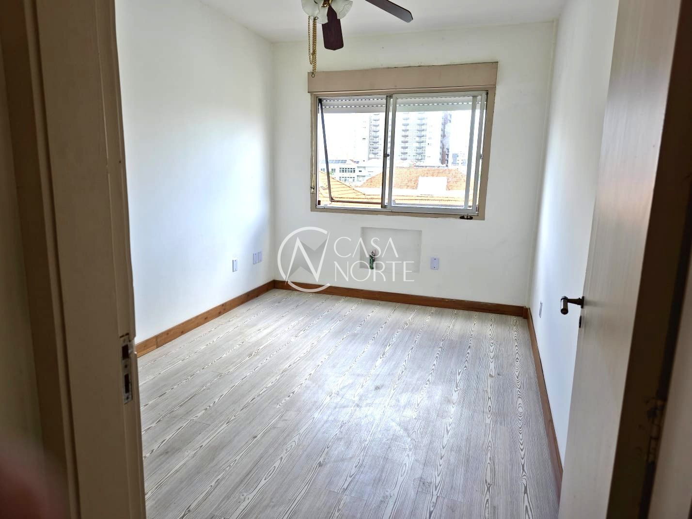 Apartamento à venda com 1 quarto, 53m², 1 vaga, Rua Itararé no bairro Passo da Areia em Porto Alegre