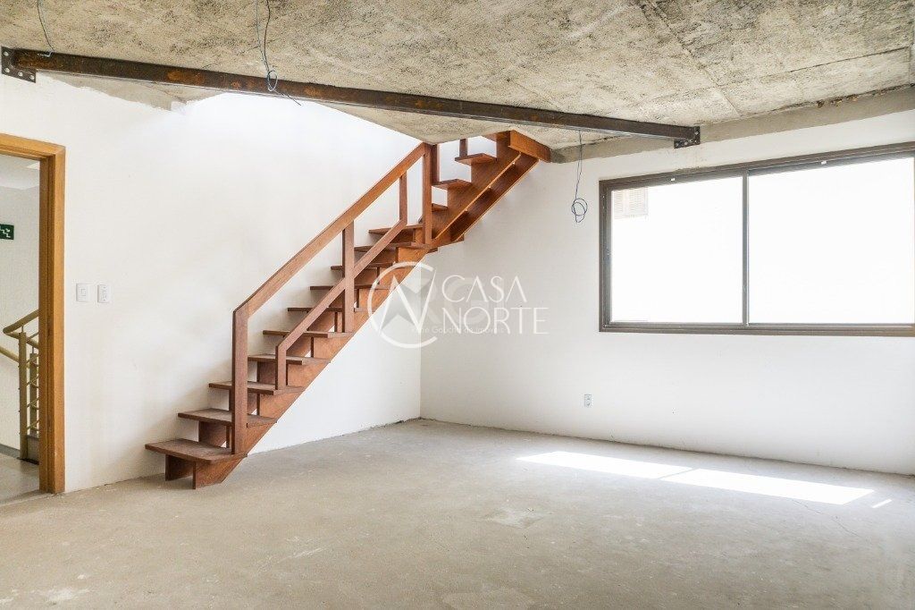 Cobertura à venda com 3 quartos, 174m², 1 suíte, 3 vagas, Rua Moema no bairro Chácara das Pedras em Porto Alegre