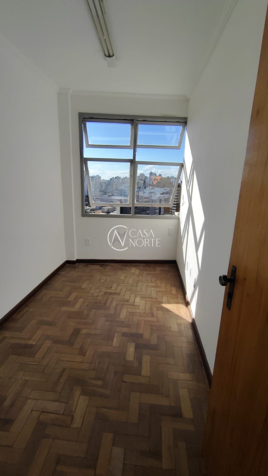 Sala Comercial à venda com 1 quarto, 71m², Avenida Venâncio Aires no bairro Santana em Porto Alegre