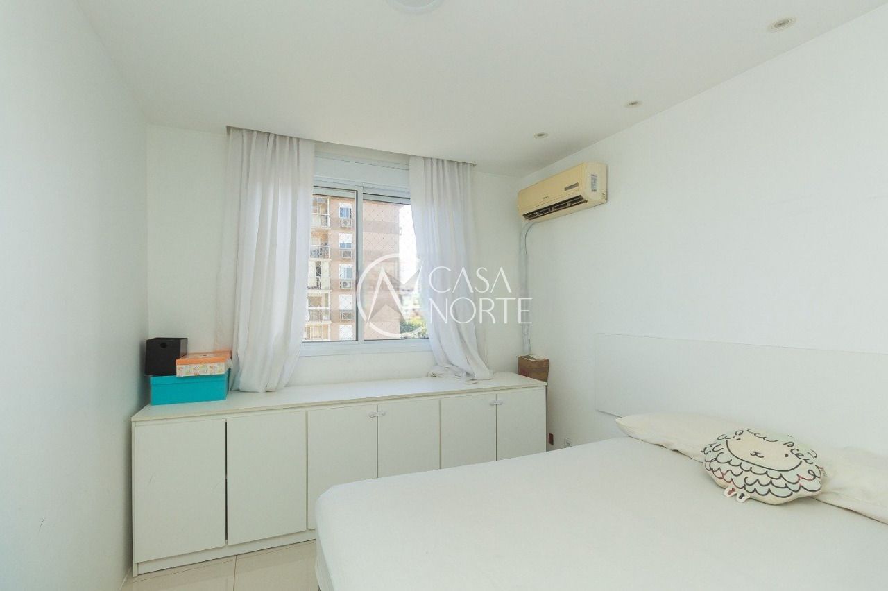 Apartamento à venda com 2 quartos, 64m², 1 suíte, 1 vaga, Rua Monsenhor Antônio Guilherme Grings no bairro Sarandi em Porto Alegre