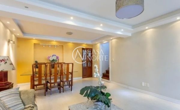 Casa à venda com 3 quartos, 196m², 1 suíte, 2 vagas, Rua Baden Powell no bairro Sarandi em Porto Alegre