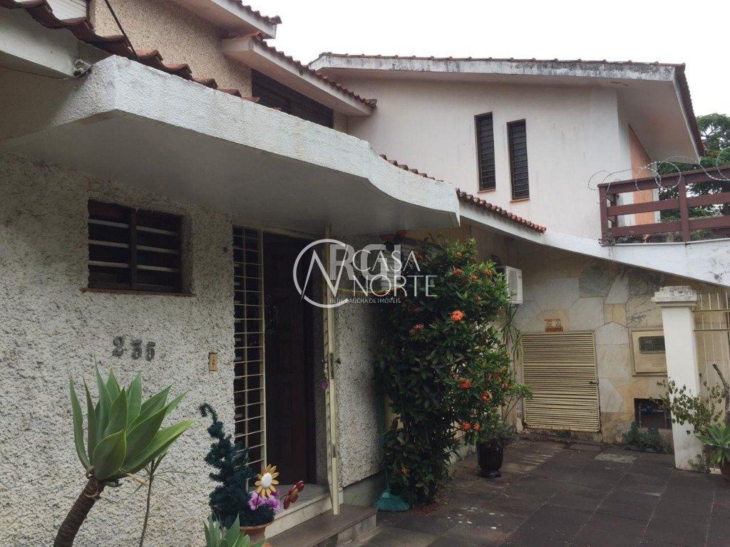 Casa à venda com 4 quartos, 340m², 2 suítes, 3 vagas, Rua Trujilo no bairro Jardim Lindóia em Porto Alegre