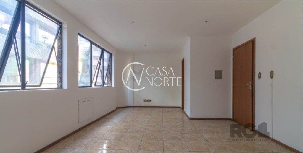 Sala Comercial à venda , 33m², Rua Felix da Cunha no bairro Floresta em Porto Alegre