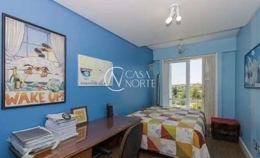 Casa à venda com 4 quartos, 395m², 3 suítes, 3 vagas, Rua Arnaldo Ballve no bairro Jardim Itu em Porto Alegre