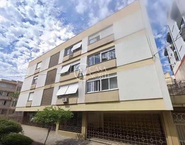 Apartamento à venda com 3 quartos, 111m², 1 suíte, Rua César Lombroso no bairro Rio Branco em Porto Alegre