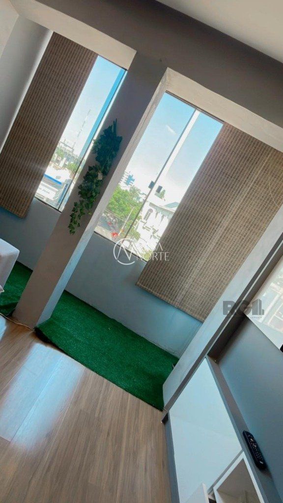 Apartamento à venda com 2 quartos, 80m², Avenida Assis Brasil no bairro Santa Maria Goretti em Porto Alegre