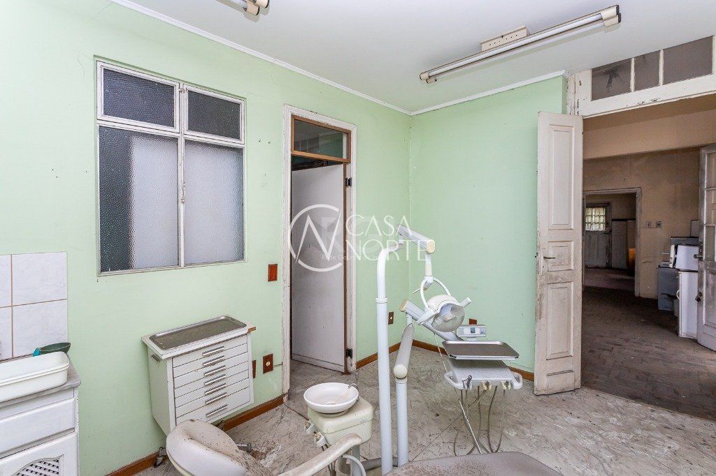 Terreno à venda  com 382m², Avenida Bento Gonçalves no bairro Partenon em Porto Alegre