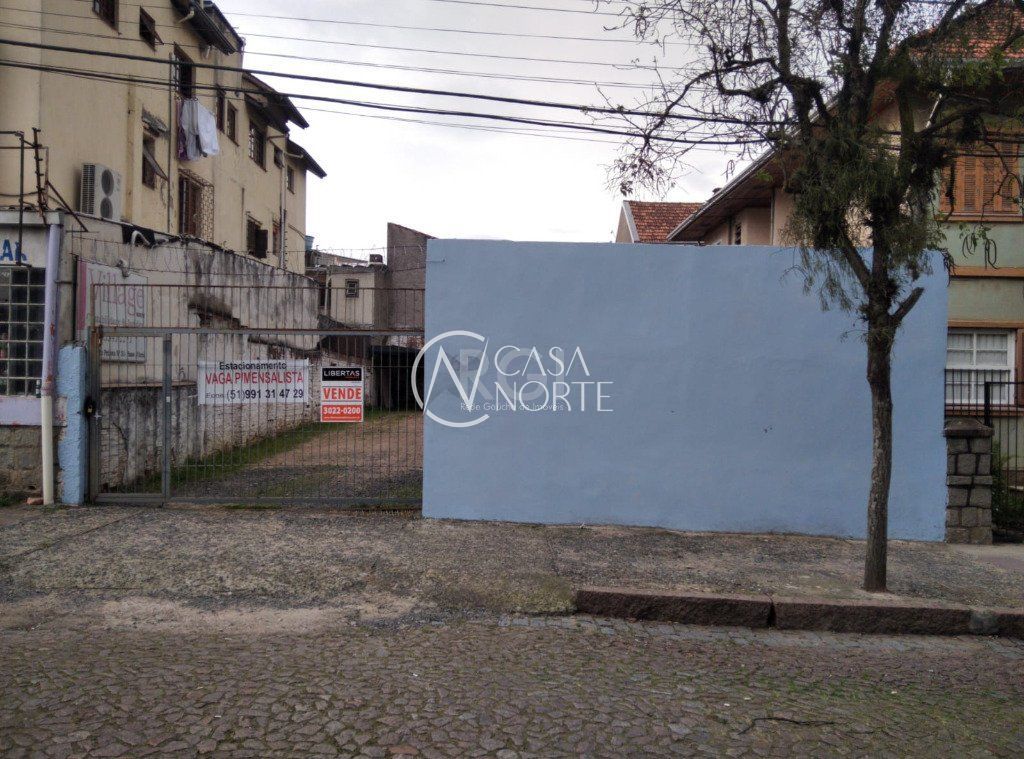 Terreno à venda  com 280m², Rua Acores no bairro Passo da Areia em Porto Alegre