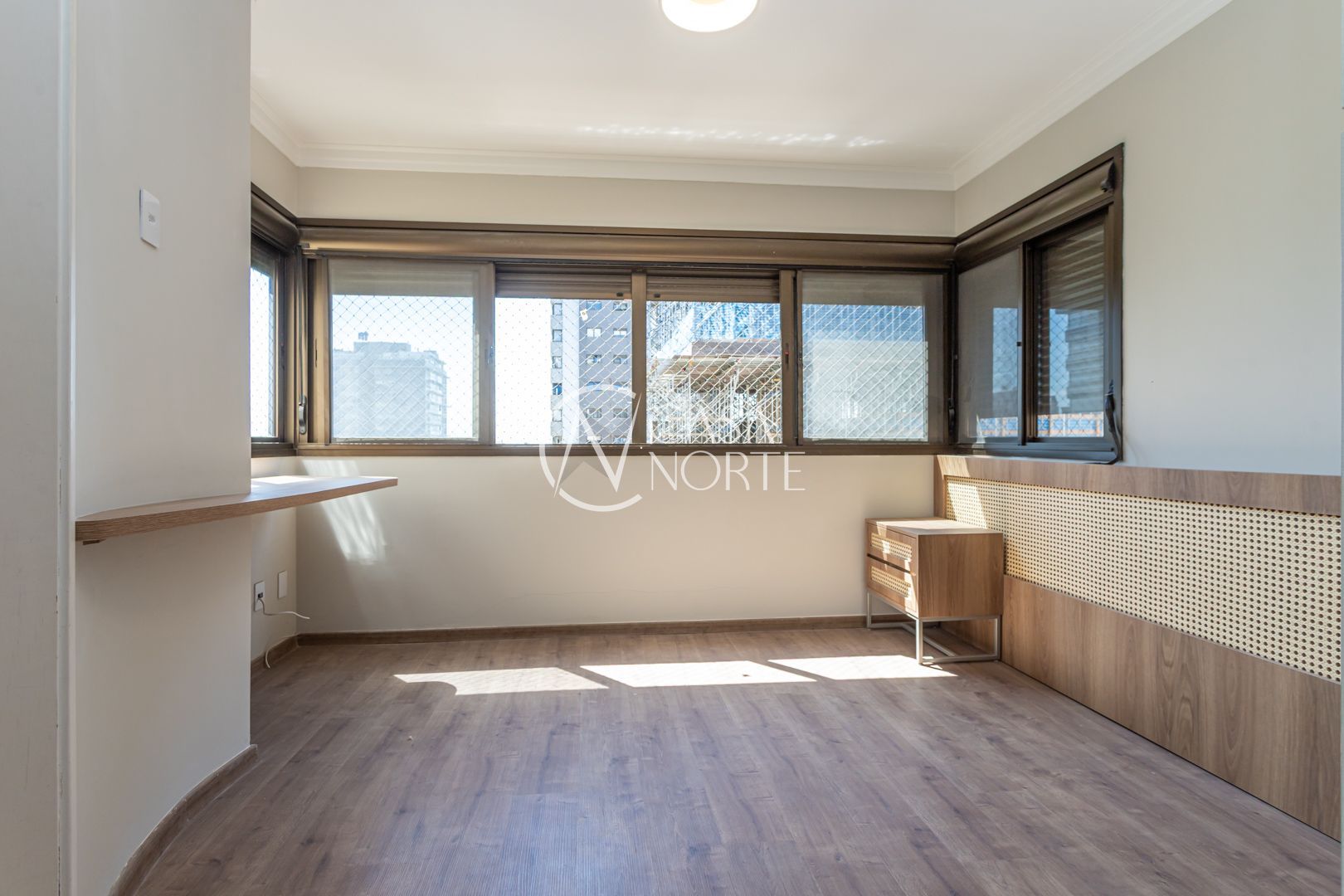 Apartamento à venda com 2 quartos, 82m², 2 suítes, 2 vagas, Rua Artur Rocha no bairro Mont Serrat em Porto Alegre