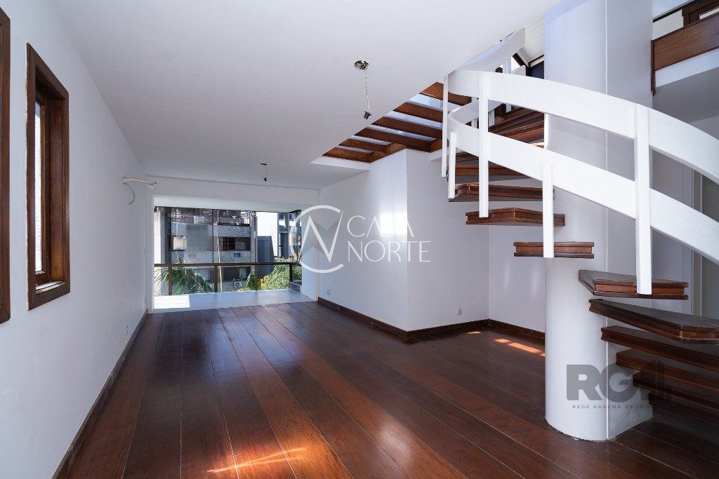 Cobertura à venda com 3 quartos, 244m², 1 suíte, 4 vagas, Rua Germano Petersen Júnior no bairro Auxiliadora em Porto Alegre