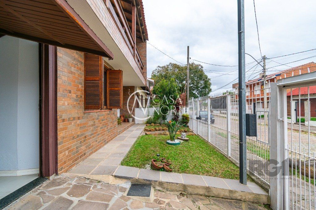 Casa à venda com 6 quartos, 388m², 1 suíte, 3 vagas, Rua Professor Leopoldo Tietbohl no bairro Jardim Itu em Porto Alegre