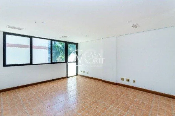 Sala Comercial à venda com 1 quarto, 46m², 2 vagas, Avenida Carlos Gomes no bairro Petrópolis em Porto Alegre