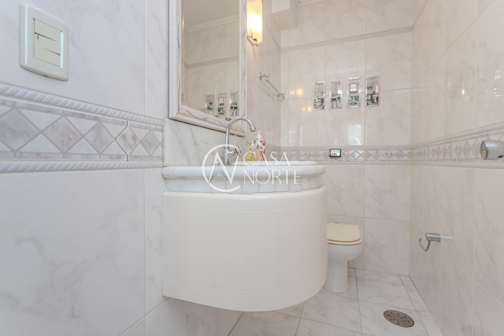 Apartamento à venda com 3 quartos, 217m², 1 suíte, 2 vagas, Avenida Independência no bairro Independência em Porto Alegre