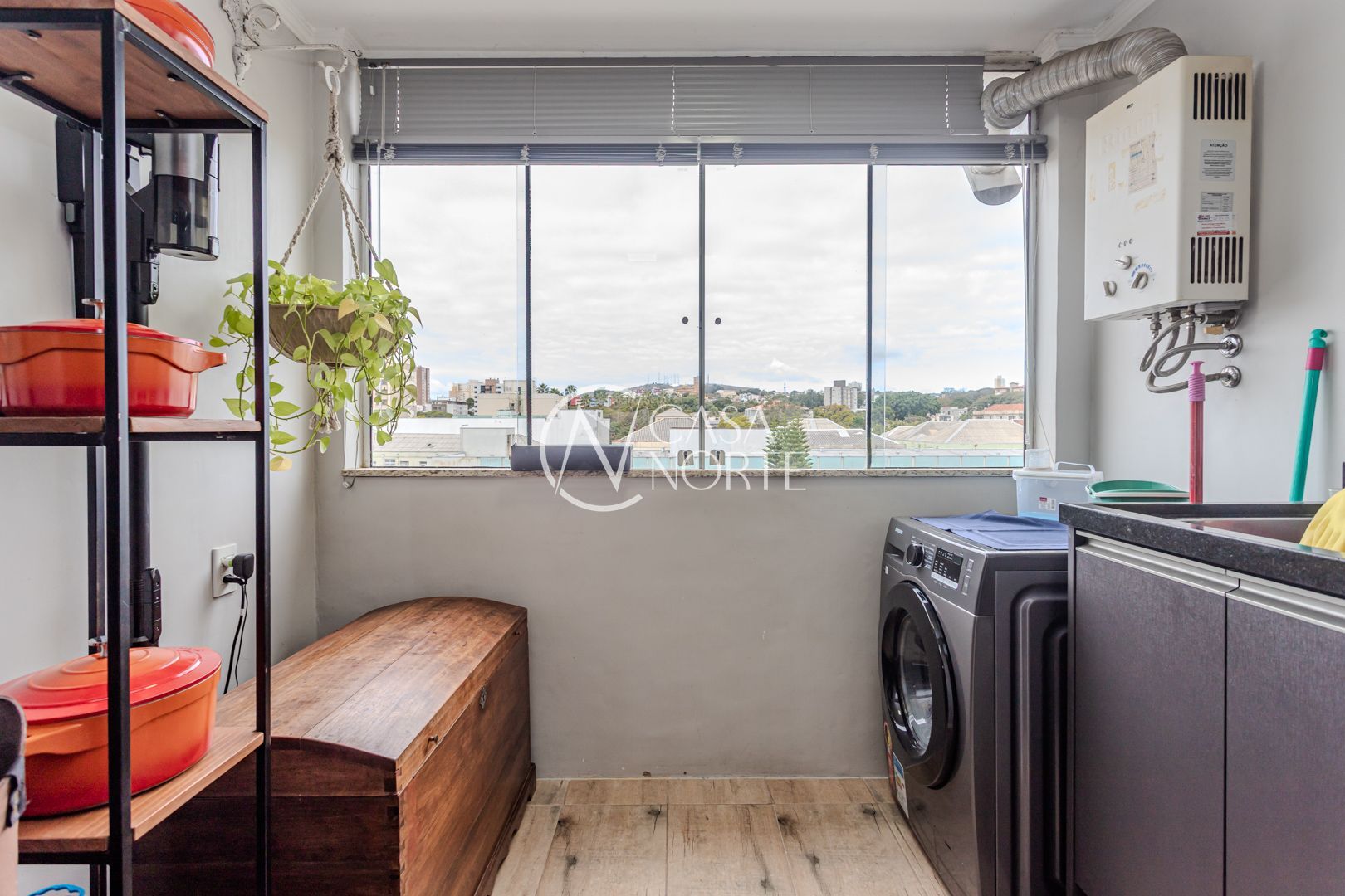 Apartamento à venda com 2 quartos, 73m², 1 suíte, 1 vaga, Rua Santana no bairro Farroupilha em Porto Alegre