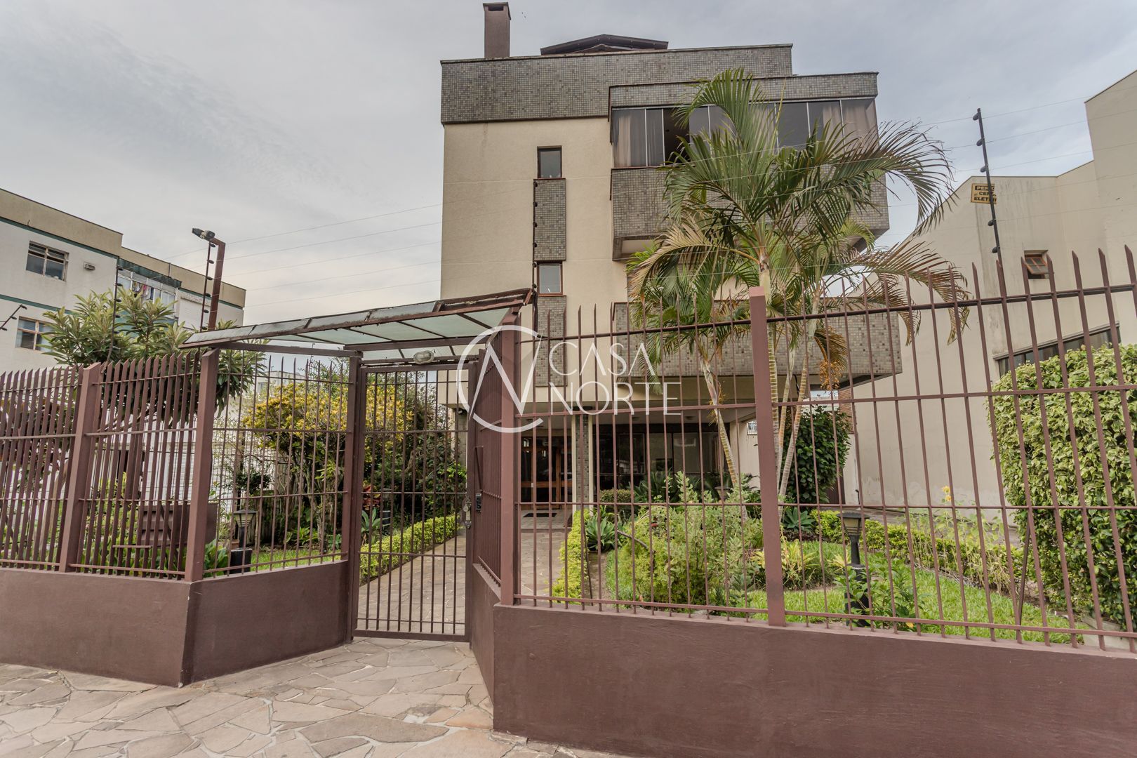 Cobertura à venda com 3 quartos, 170m², 1 suíte, 1 vaga, Rua Miguel Couto no bairro Menino Deus em Porto Alegre