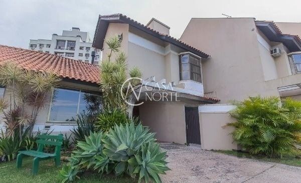 Casa de Condomínio à venda com 3 quartos, 130m², 1 suíte, 2 vagas, Rua Manoel Lopes Meirelles no bairro Jardim Sabará em Porto Alegre